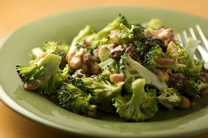 Салат из брокколи - рецепты