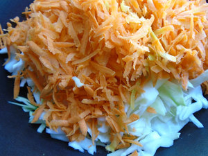 Как приготовить салат с морковкой Рыжик