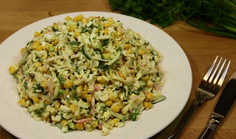 Салат из морской капусты с рисом
