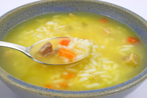Процесс варки рисового супа