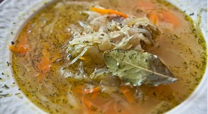 Суп с квашеной капустой и мясом