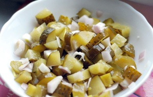 Рецепты салата с маринованными огурцами