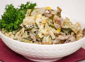 Салат из говядины с маринованным луком