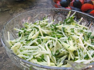 Как готовить салат из кольраби