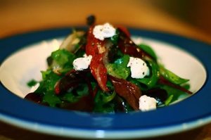 Салат с вялеными помидорами- рецепт