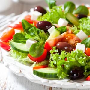 Как приготовить низкокалорийный салат