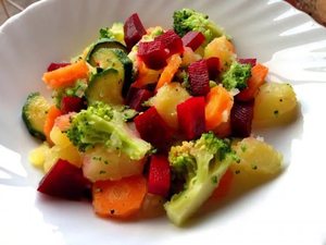 Салат с вареными овощами  - рецепты