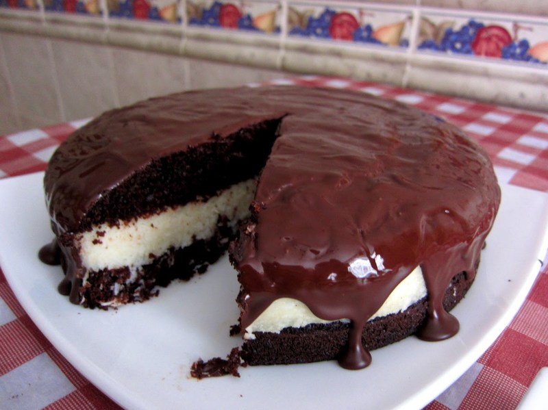 Процесс приготовления шоколадного торта