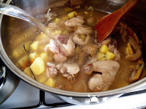 Как правильно варить мясной горохового супа