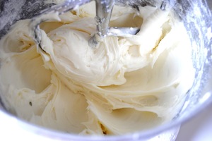 Творожный крем с желатином для бисквитного торта